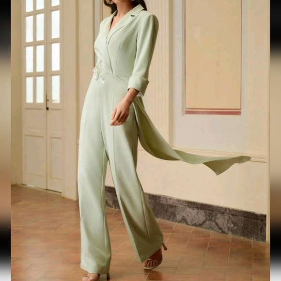 Women's Solid Color Lapel 3/4 Sleeve Wide Leg Elegant Jumpsuit With Applique - Picture 3 of 5